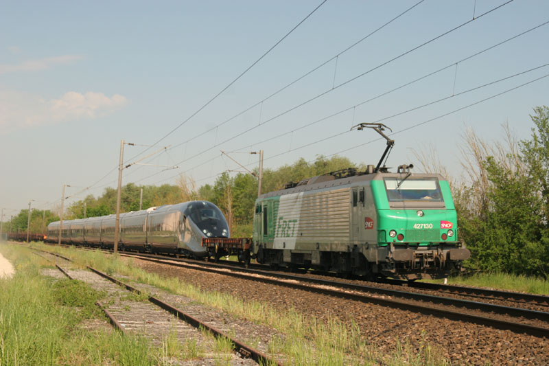 Enfin des photos de la rame AGV Pégase d'Alstom. Agv1