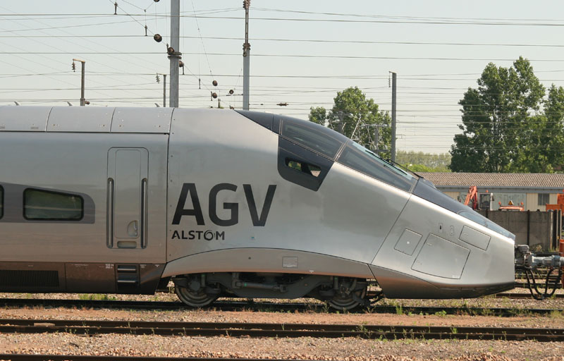 Enfin des photos de la rame AGV Pégase d'Alstom. Agv8