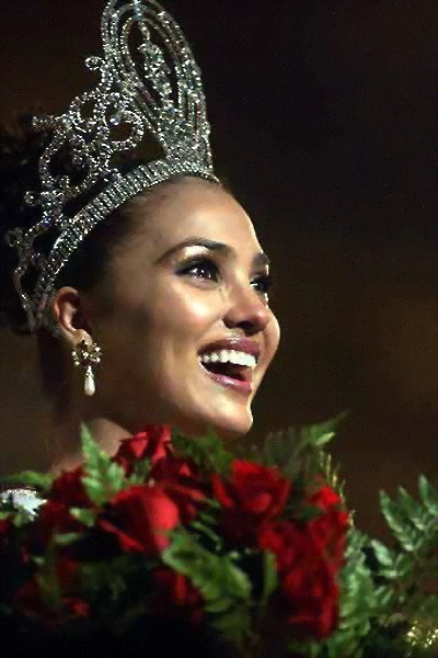  OFFICIAL THREAD OF MISS UNIVERSE 2000- Lara Dutta (India) - Page 2 2000muind52