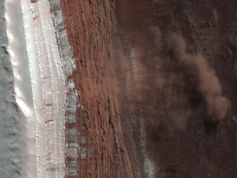 El Maravilloso Mundo de las Cosas Increibles       -Por MJOLNIR M. VI - Page 4 Avalanche_hirise