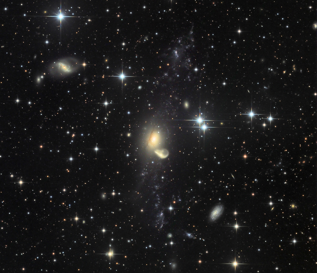 011 - APOD - STUDENI 2015. NGC5291_c80aSchedler1024