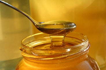 فوائد العسل للشعر 10-amazing-benefits-of-honey-for-healthy-hair-and-skin-2