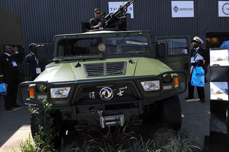 منتجات عسكرية صينية تعرض في جنوب أفريقيا F201209211518392091521075