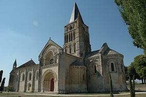 Très curieux,un chapiteau d'église. DSC_6036