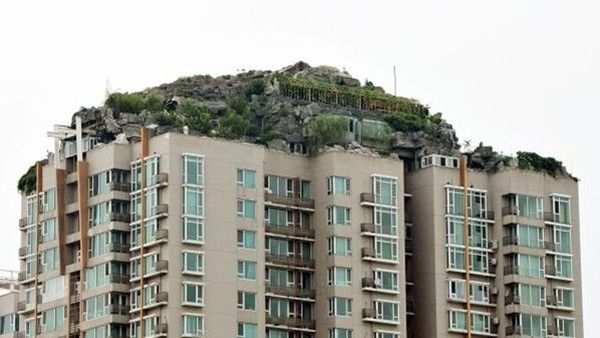 UNE COLLINE ARTIFICIELLE AU SOMMET D'UN GRATTE-CIEL 4f881f90