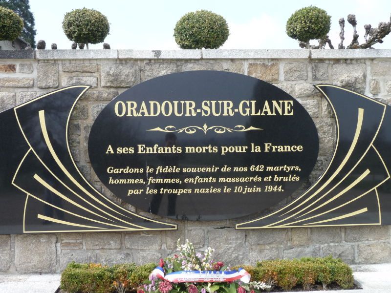 MASSACRE D'ORADOUR -SUR-GLANE 03c09418