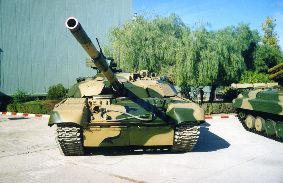 التعديلات الجزائرية على T-72 AG المطورة  T72amg_19