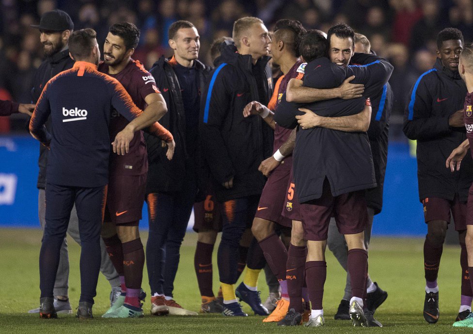 صور مباراة : ديبورتيفو لاكورنيا - برشلونة 2-4 ( 29-04-2018 )  1525028017_917214_1525040959_album_grande