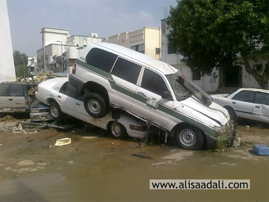 جدة تـئـن في صور Jed22