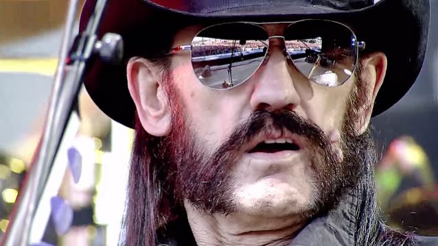 Ha muerto Lemmy - Página 3 Lemmyglastonbury2015_12_638