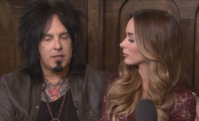 Bassist MÖTLEY CRÜE, NIKKI SIXX Menikahi Model Muda Berusian 28 Tahun, COURTNEY BINGHAM Nikkisixxcourtneybingham_638