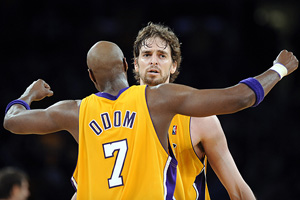 Los Angeles Lakers - Page 3 Nba_a_gasol_odom_300