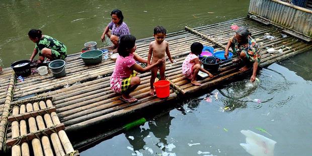  Sampah Sungai Jakarta Akan Diurai dengan Bakteri 1956324620X310