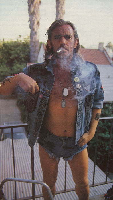 MOTÖRHEAD - Page 2 Lemmy-motorhead-mamadas-069-body-image-1425648868