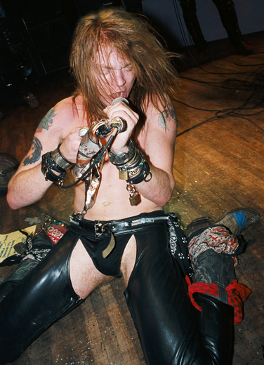 1986.01.18 - The Roxy, Los Angeles, USA 011_gnr_leather_1986
