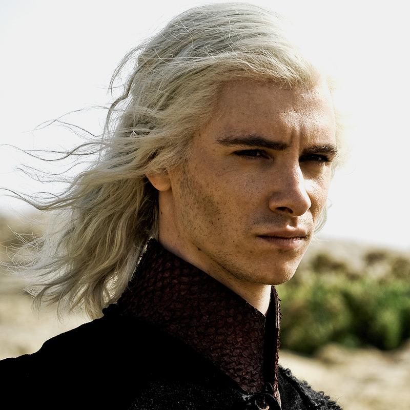 Ilyana, A Profetisa - Gaijin386 - Página 2 Larges1-ep1-people-profilepic-targaryen-viserys-800x800