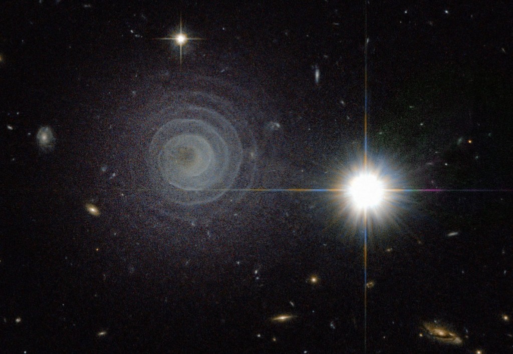 Les plus belles photos du web Spiral-around-nascent-planetary-neb-HST1-1024x707