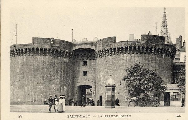 Cartes postales et affiches anciennes Carte-postale-saint-malo_1