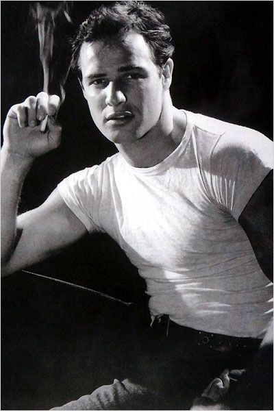 "Marlon Brando."+"Bruce Willis." Marlon-brando-photo4