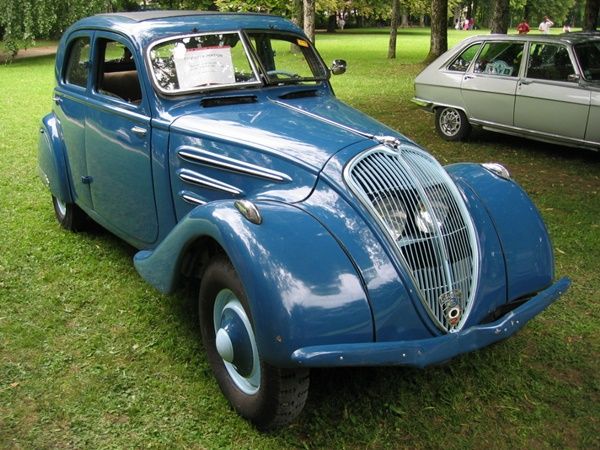 Ephéméride du....(toutes les années,personnages,pays..historiques,décès...) Voiture-peugeot-302-annee-1936