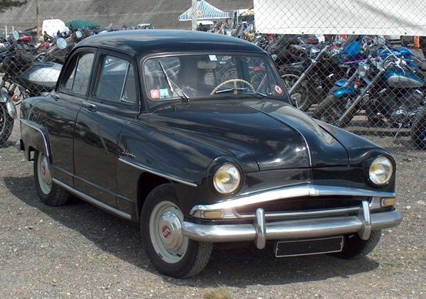 Histoire de France(un peu de tout!!!) Voiture-simca-aronde-elisee