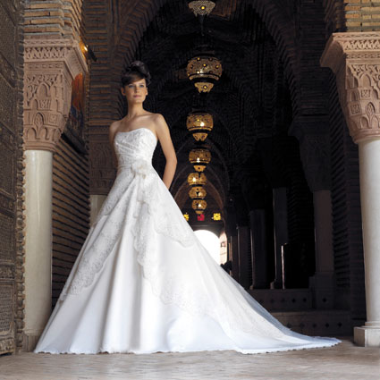 الفساتين العروس Housnia%20006