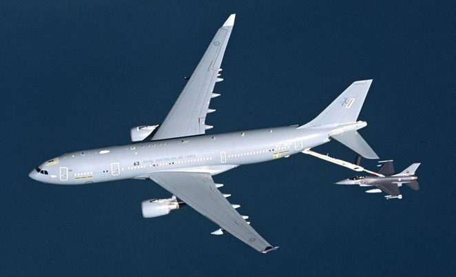 El A330 MRTT no puede reabastecer a los Tornados 012-RAAF-A330-MRTT-KC-30A-refuelling-F-16-through-ARBSHR