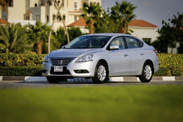 سيارة نيسان سنتر أحد موديل 2013-Nissan-Sentra-new-car-review-1-614x409