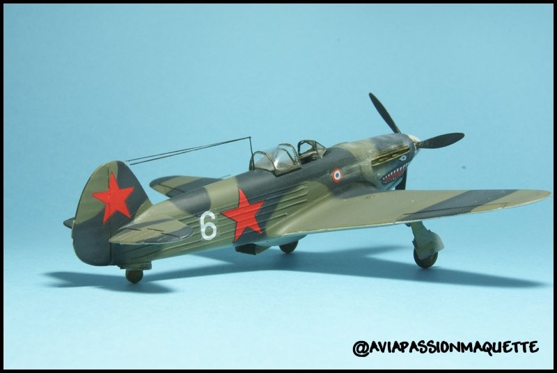 YAK 1 M NORMANDIE 1/72 ZTS PLASTYK MAJ DU 2807 FINI Dsc00405