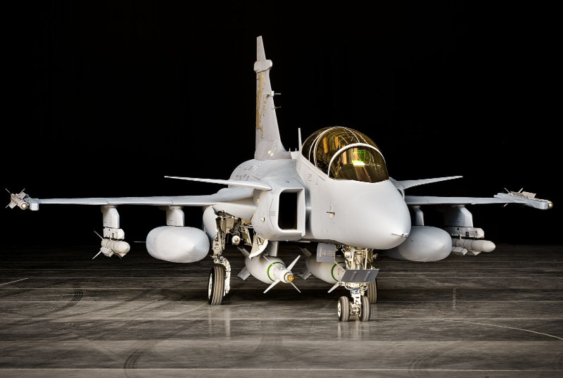 مؤسسة روسية تتلقى طلبًا من الجزائر لبناء غواصتين - صفحة 3 Gripen-NG-Fighter-Jet-Plane