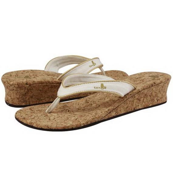 موضة صنادل صيف 2013 Wedge-Flip-Flops_02