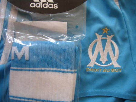 Maillots de l'om 2007/2008 - Page 4 IMG_7331