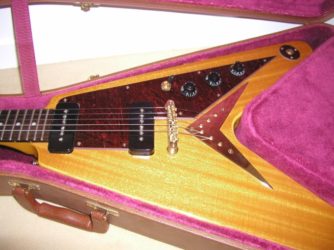 Flying V Popa Chubby upgraddée FV_FV_case_corps