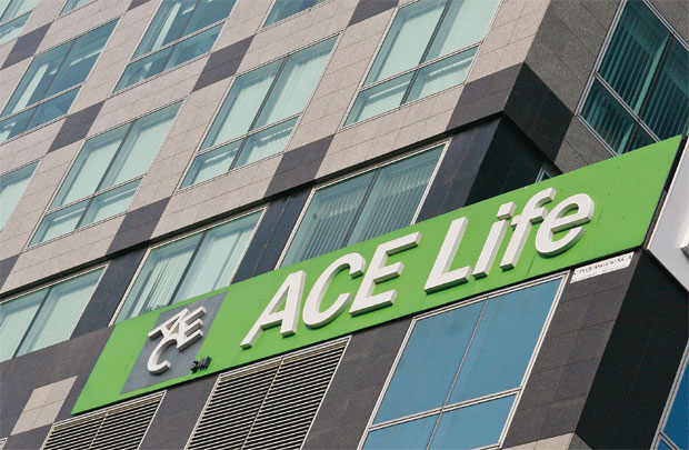 Mừng xuân cùng Ace Life, giảm giá cực Shock cho Bảo hiểm tai nạn toàn cầu Ace-life-ap-dung-thanh-toan-phi-bao-hiem-truc-tuyen-1