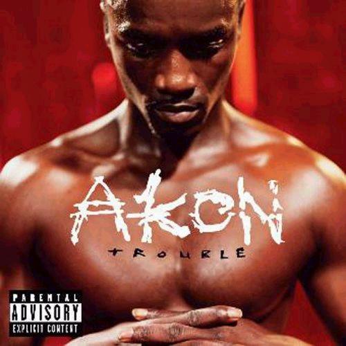 كل واحد يخبرنا عن المغني المفضل لديه  Akon