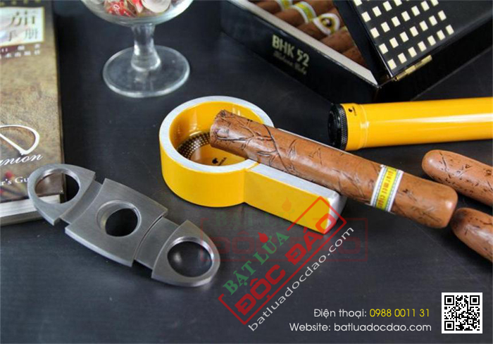 Bộ phụ kiện xì gà Cohiba giá rẻ: gạt tàn, ống đựng, dao cắt  1451903594-set-gat-tan-xi-ga-ong-dung-xi-ga-dao-cat-xi-ga-cohiba-hb-t300-2
