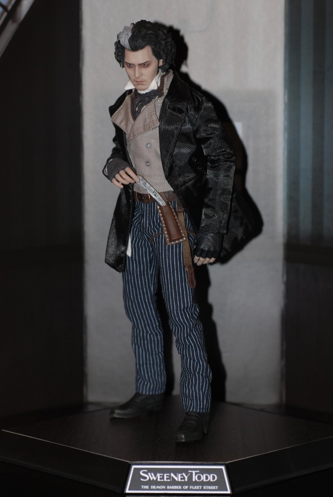 [Hot Toys] Sweeney Todd: The Demon Barber of Fleet Street: 1/6th scale - Página 4 013854xu4eetqbb9f8cu4n