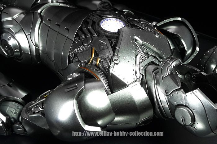 [Hot Toys] MMS150 - Iron Man 2: 1/6th scale Mark II (Armor Unleashed Version)  - Página 6 1536469upc2x5d99e4u95p