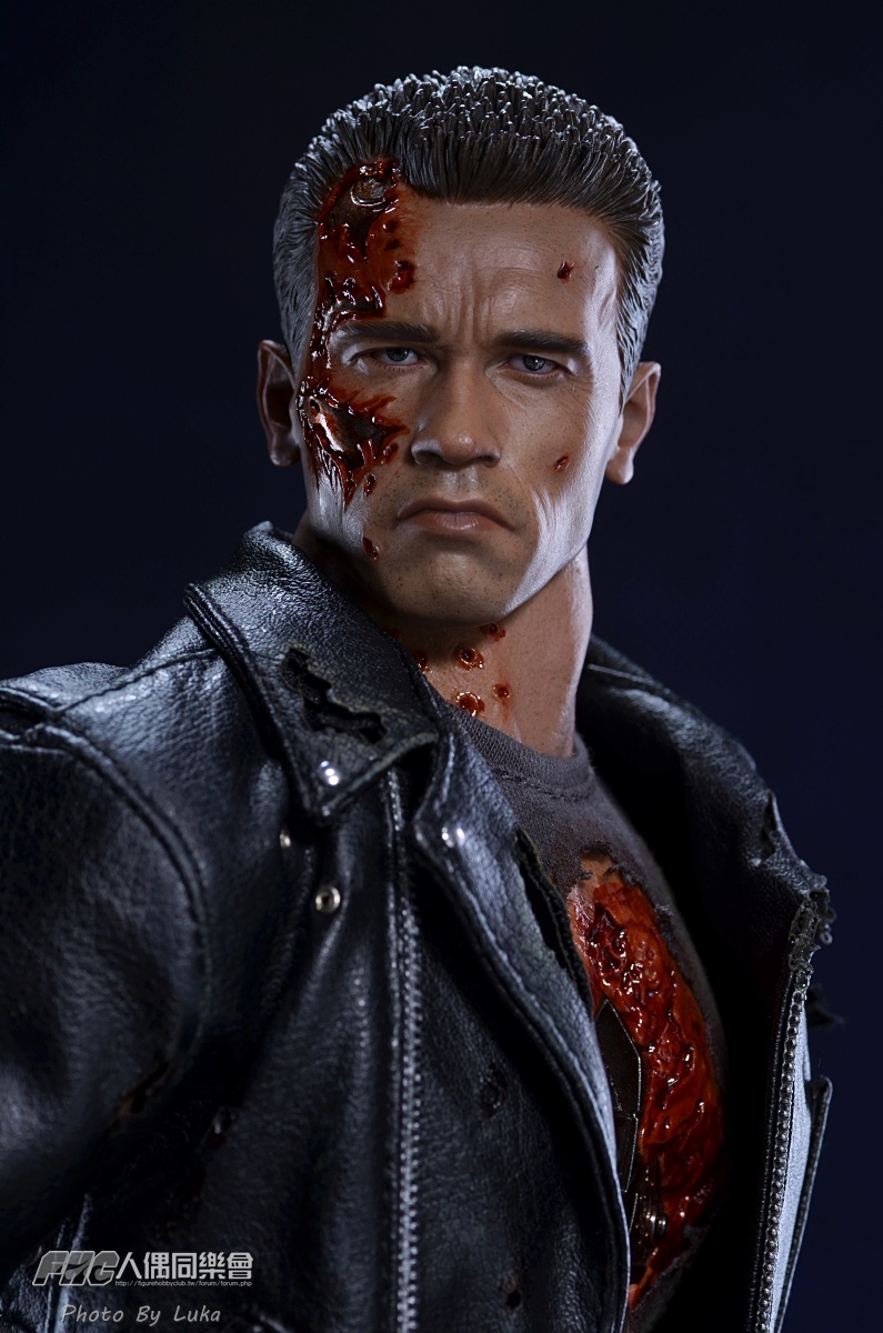 [HOT TOYS] DX13 Terminator 2 T-800 - 1/6 scale BATTLE DAMAGED - Página 38 144251psh3sbjn5nagkpha