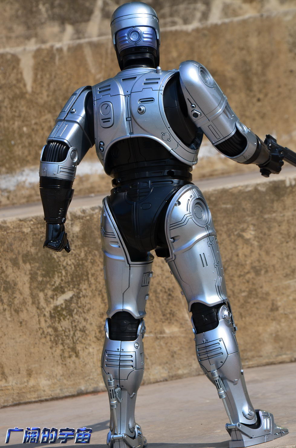 ROBOCOP 3 : ENTERBAY - 1/4 SCALE  011845pvvggvyltl37vt0v