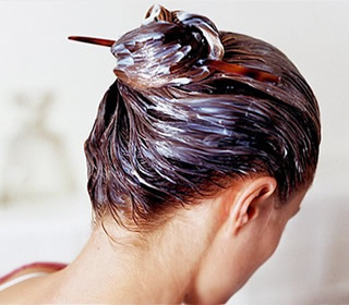  فرد الشعر بإستخدام النشا Masque-reparateur-cheveux-secs