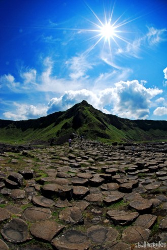 CELE MAI FRUMOASE LOCURI DE PE PAMANT  - Pagina 4 Giants_Causeway_Ireland4-329x492