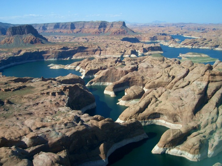 CELE MAI FRUMOASE LOCURI DE PE PAMANT  - Pagina 4 Lake_Powell_Utah_05-728x546