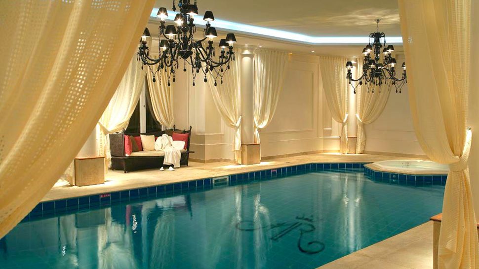 مسابح  داخلية  روعة 004279-03-indoor-pool-chandeliers