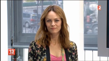 Vanessa Paradis : J.T. (FR2 - 17/05/2013) Vanessa_paradis-jt_france2-20130517-by_pouce_tn