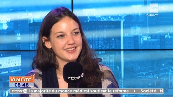 Chimène Badi et Jain : Le 8-9 (RTBF - 09/2015) Jain-le_8_9-20150904-2-by_pouce_tn