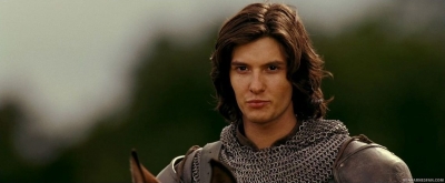 3x04: Fiesta De Disfraces Normal_Ben_Barnes_006