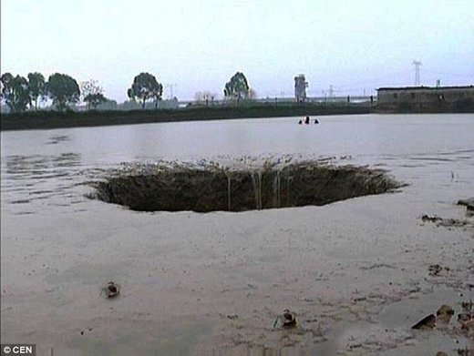 Another Giant Sinkhole Today In China  ChineseFarmerSinkhole2