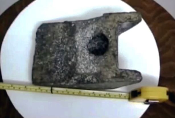 Experts Believe Mysterious Aluminum Object Dating Back 250,000 Years ‘Could be Ancient UFO Technology’ Ancient-object