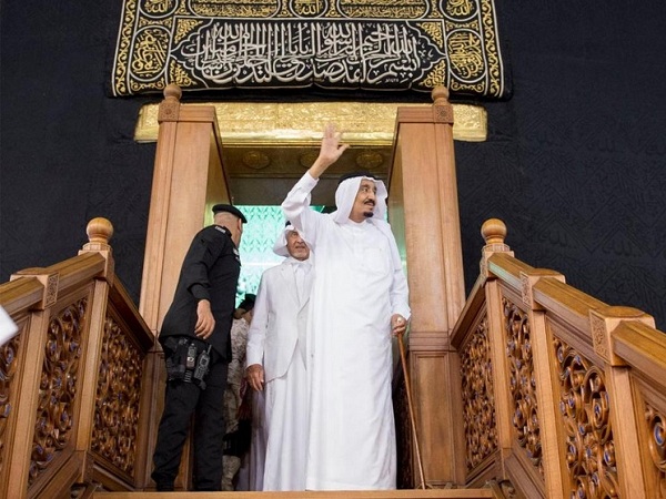 [PIC] Seperti Apa Isi dalam Ka’bah? Ini Foto Terbaru Dalam-kabah-Raja-Salman-keluar